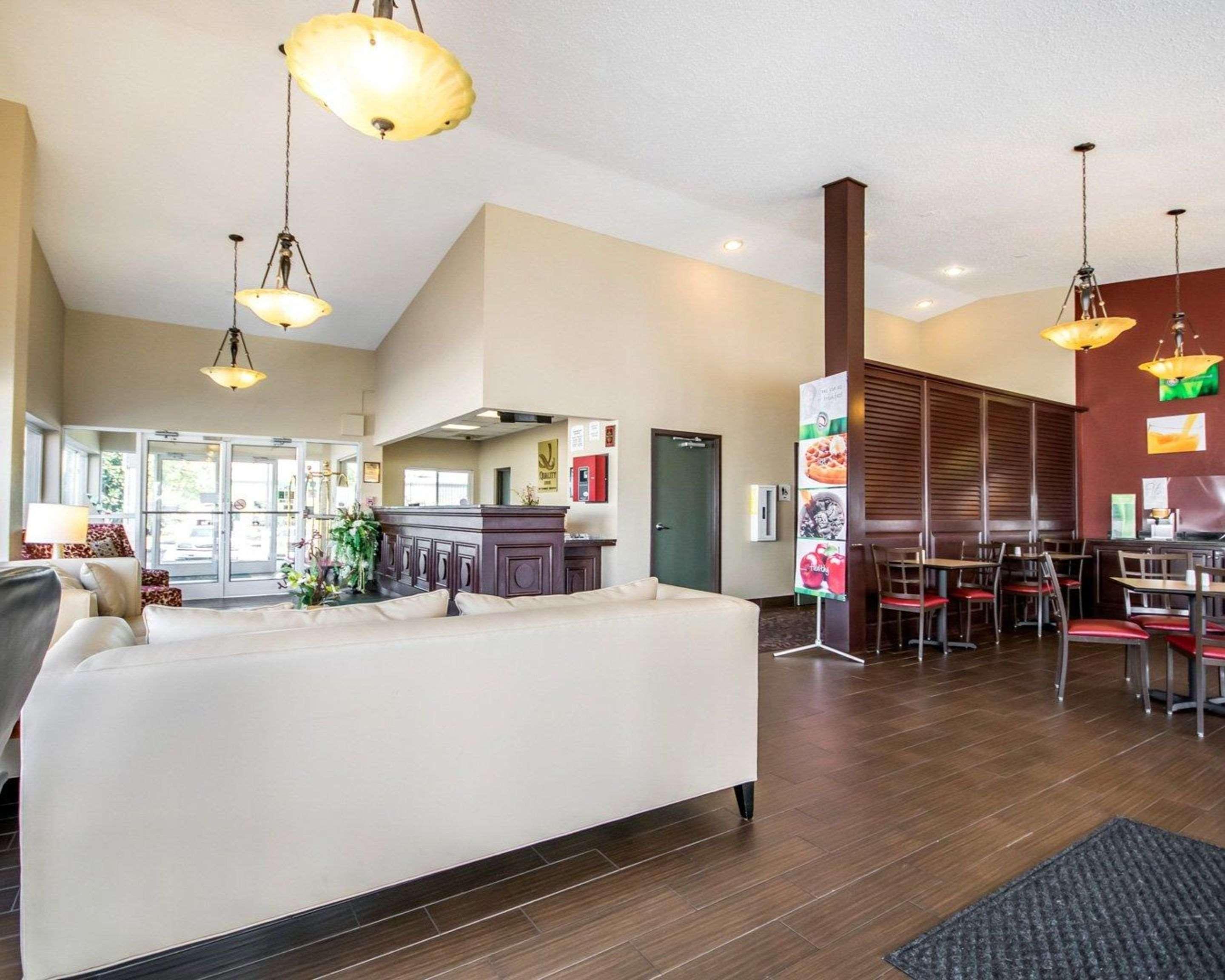 Quality Inn & Suites Elizabethtown Esterno foto