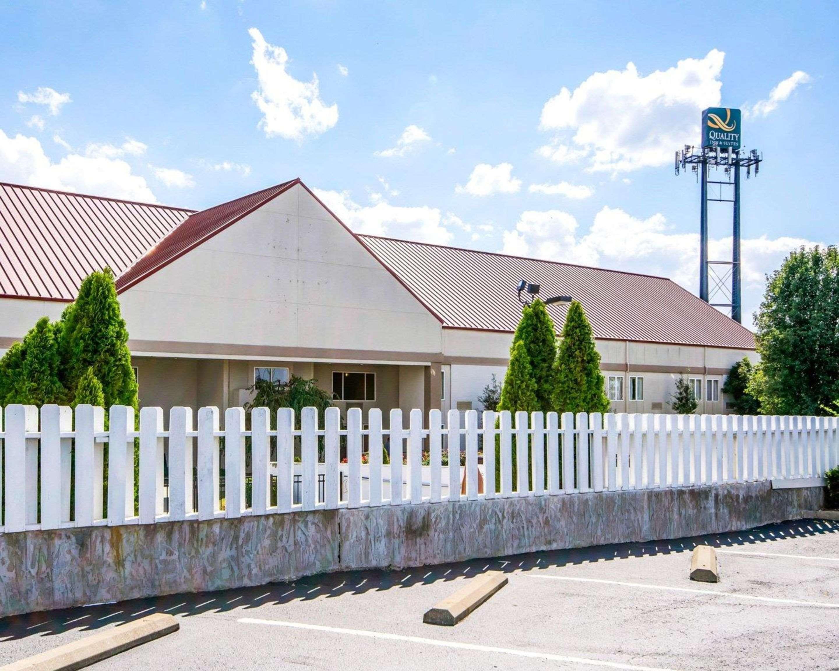 Quality Inn & Suites Elizabethtown Esterno foto